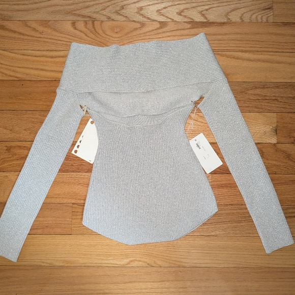 S2. NWT KHAITE SALMA OFF THE SHOULDER CUTOUT METALLIC KNIT TOP - Picture 9 of 9
